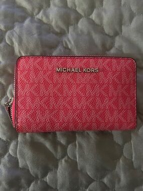 Michael Kors MK LOGO PINK ZIP MINI wallet